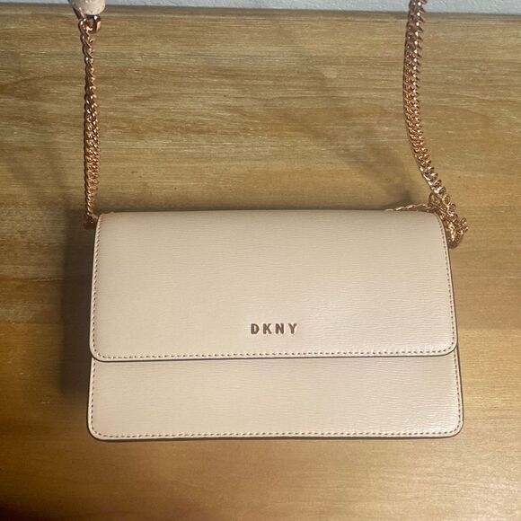 DKNY Pink crossbody with rose gold chain adjustable strap Women’s Purse Handbag - Picture 1 of 9